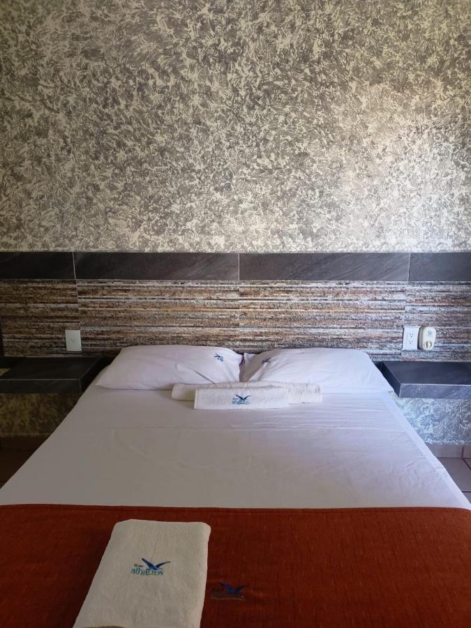 Hotel Albatros Пеньита-де-Хальтемба Экстерьер фото