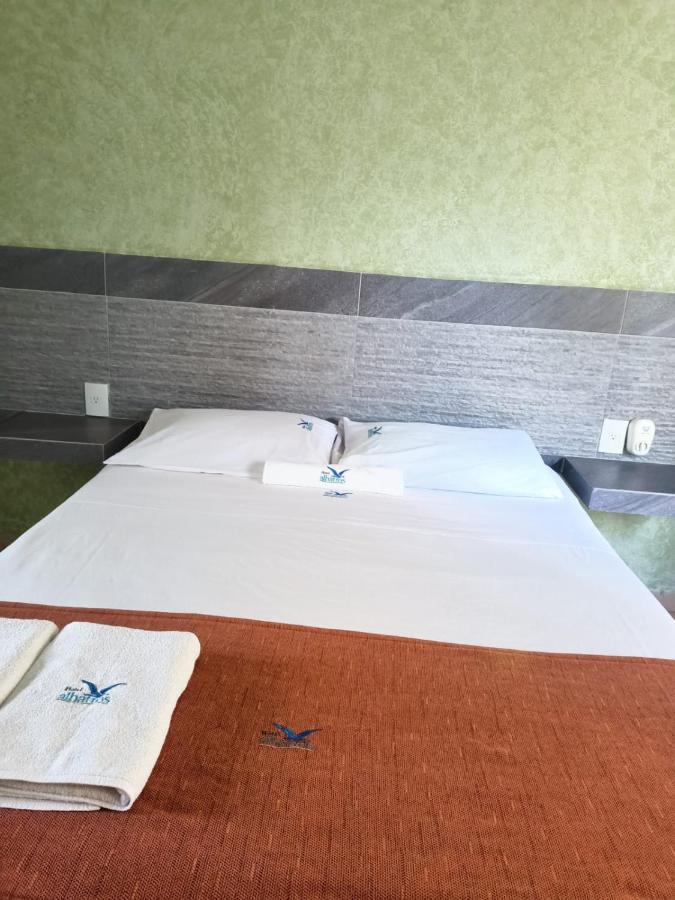 Hotel Albatros Пеньита-де-Хальтемба Экстерьер фото