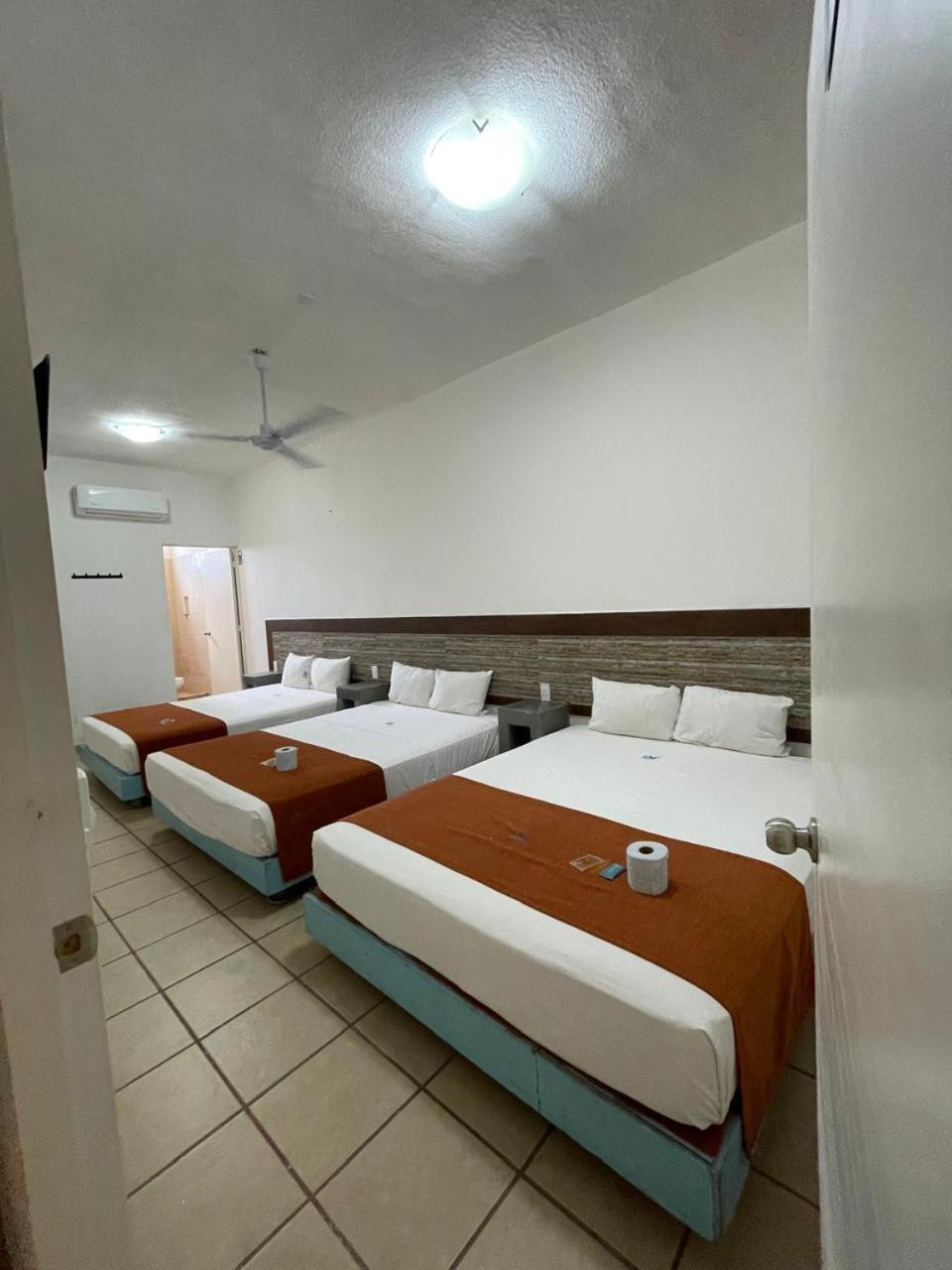 Hotel Albatros Пеньита-де-Хальтемба Экстерьер фото