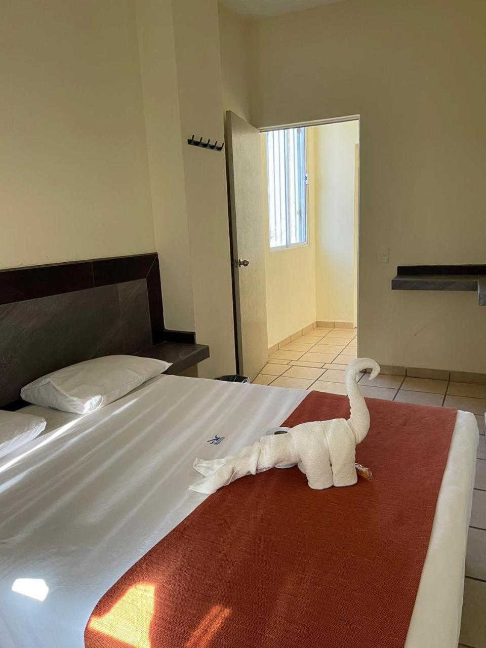 Hotel Albatros Пеньита-де-Хальтемба Экстерьер фото